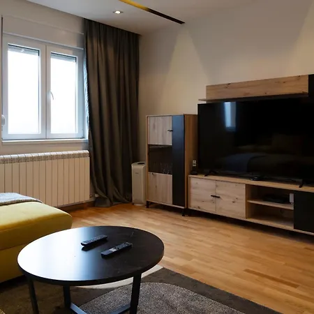 Charming Duplex In Apartment *