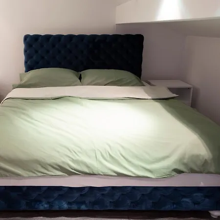 Lägenhet Charming Duplex In