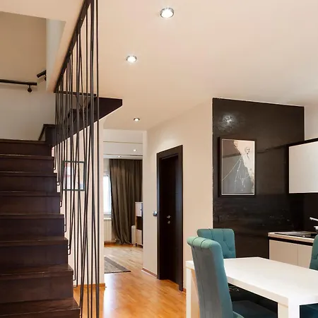 Charming Duplex In Apartment *