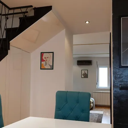 Charming Duplex In Belgrad